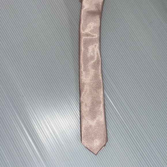 Champagne colored skinny tie - Picture 6 of 10